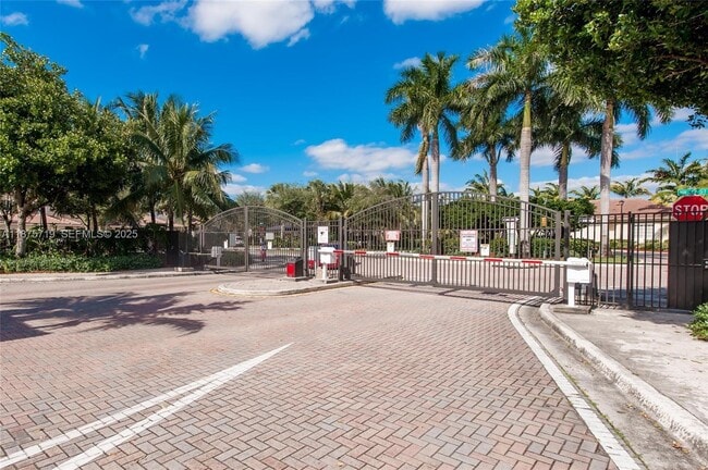 Building Photo - 3237 NW 32nd Terrace