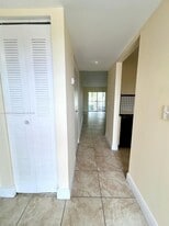 Building Photo - 20800 NE 8th Ct