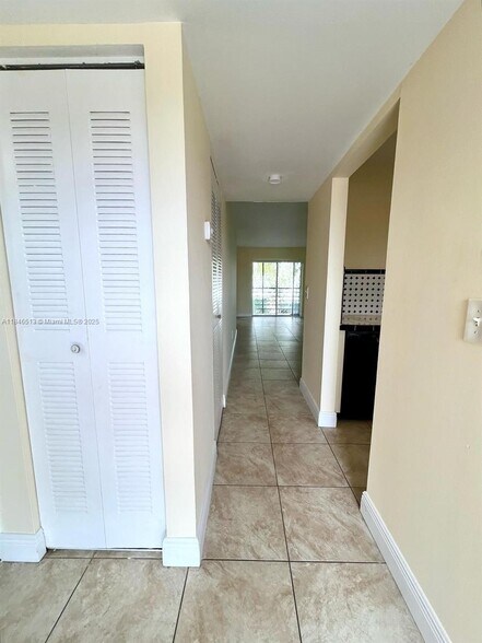 Primary Photo - 20800 NE 8th Ct