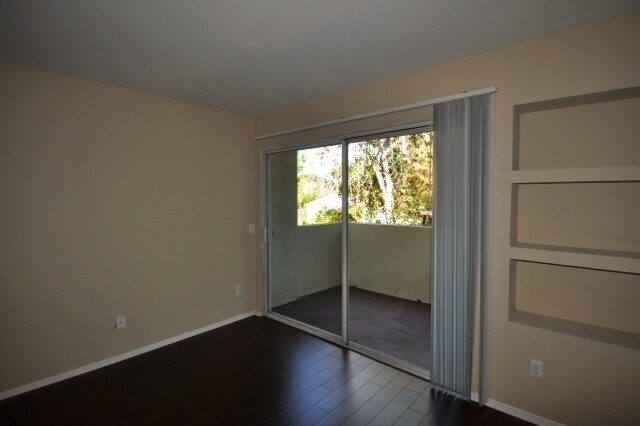 Building Photo - 15007 Burbank Blvd