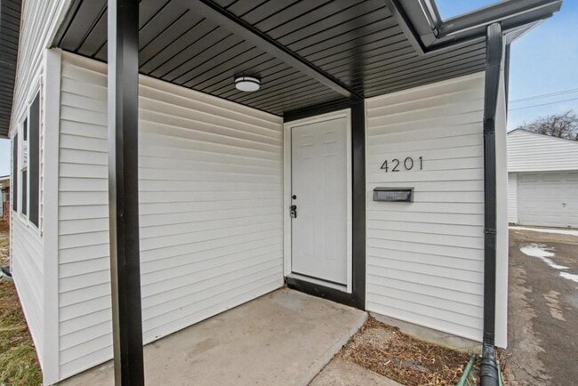 Building Photo - 4201 Lobata Pl