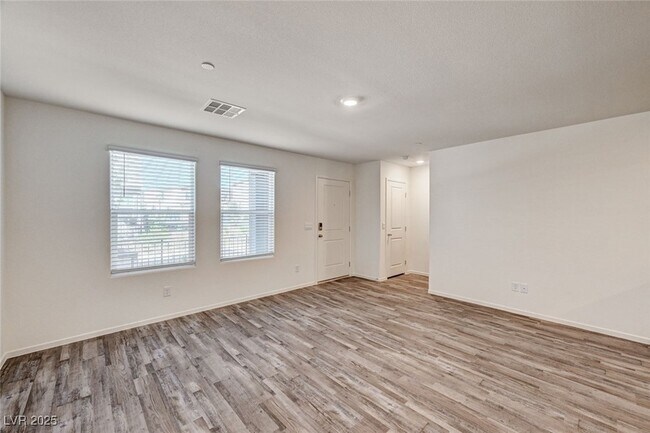 Building Photo - 7379 Raimee Brk St