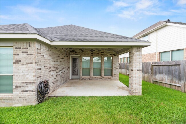 Building Photo - 31222 Pinebrook Falls Ln