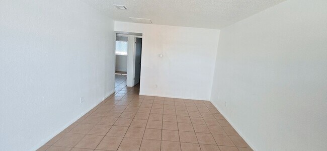 Building Photo - 2601 E Monte Cristo Ave