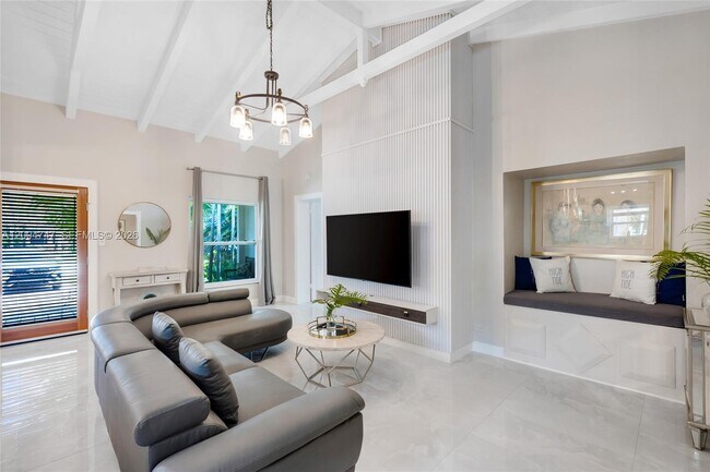 Building Photo - 1050 Harrison St