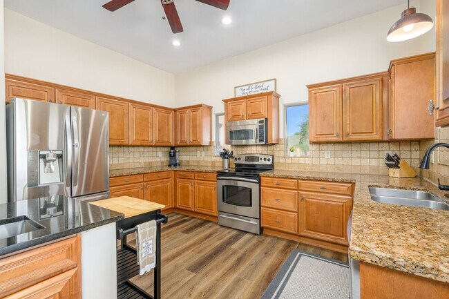 Building Photo - 39609 N 2nd Way