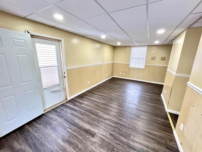 Building Photo - 106 Lind St