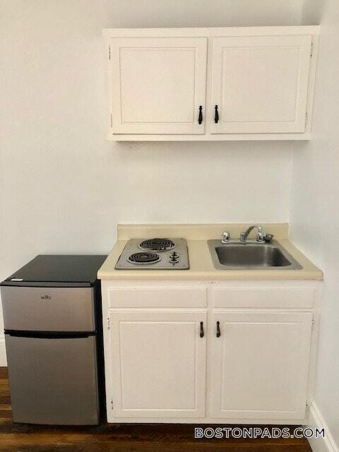 Building Photo - 854 Beacon St