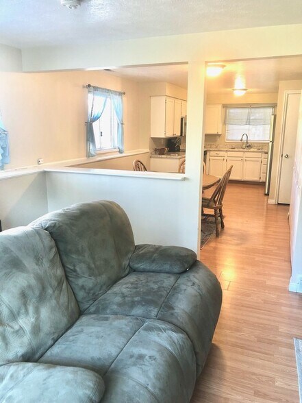 Building Photo - 4698 S Cathay Cir