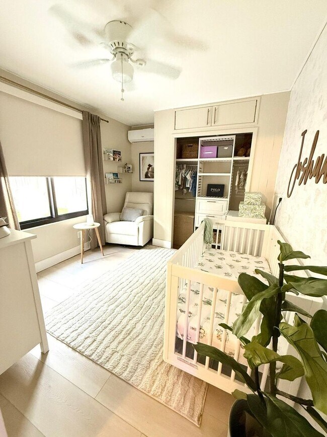 Building Photo - 232 Wellesley Dr