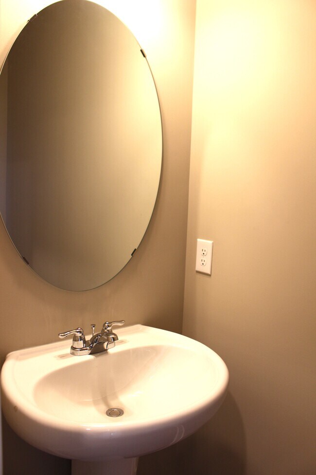 Powder Room - 6524 Genevieve Trl