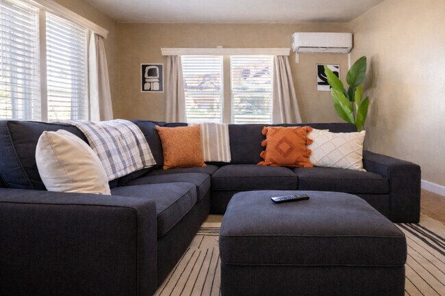 Building Photo - 170 E 100 N