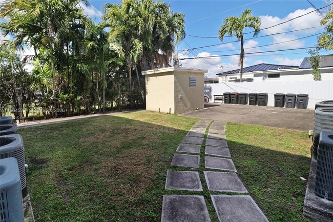 Building Photo - 8100 Crespi Blvd