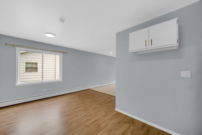 Building Photo - 2528 N Linden Ave