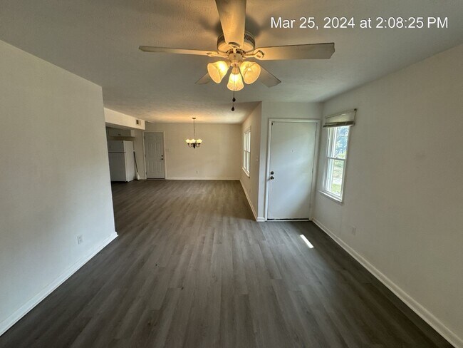 Building Photo - 3516 Torbay Dr