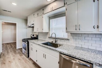 Building Photo - 4137 Woodfin St