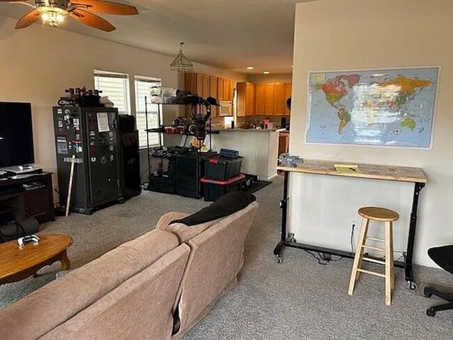 Building Photo - 3 Bed | 2.5 Bath Townhome In School District #2