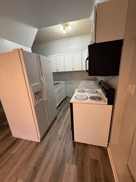 Building Photo - 2612 Marshall Ave