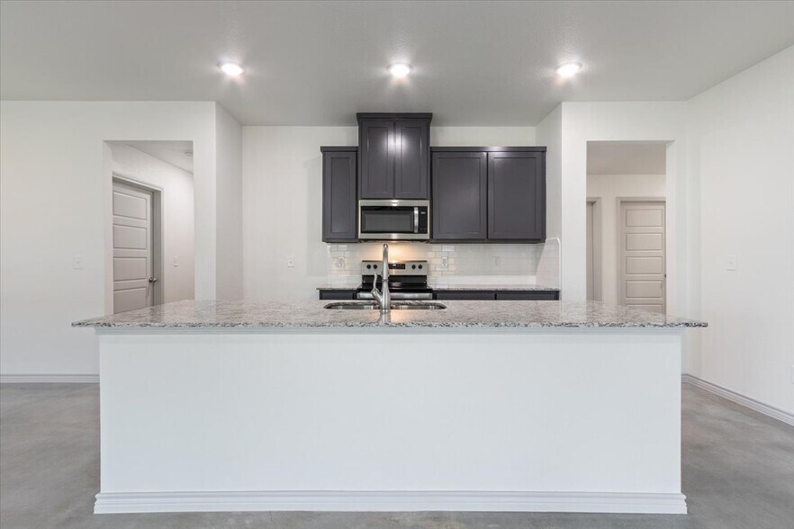 Building Photo - 797 Freedom Cir