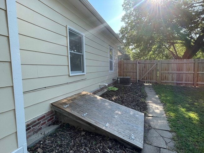 Building Photo - New Appliances + HUGE Fenced Backyard