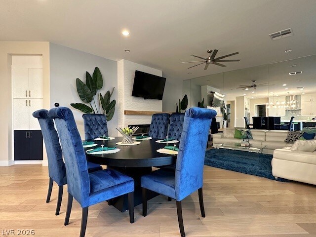 Building Photo - 6714 Desert Crimson St