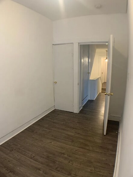 Building Photo - 402 S Lime St