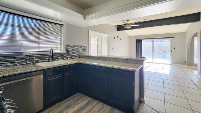 Building Photo - 8525 Del Rey Ave