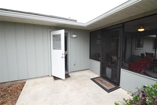 Building Photo - 18 Covington Ln