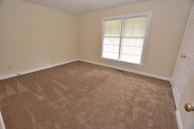 Building Photo - 1132 Niblick Dr