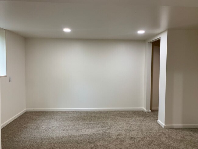 Building Photo - 14865 Pershing Dr