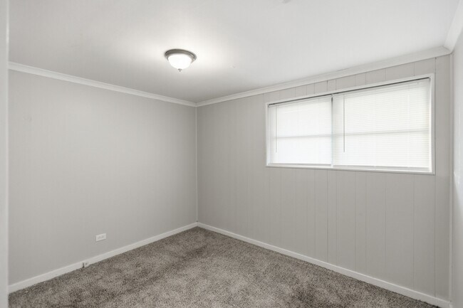 Building Photo - 135 Marshall Cir