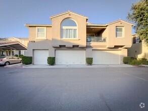 Building Photo - Beautiful 3 Bedroom Murrieta Condo w/ Atta...