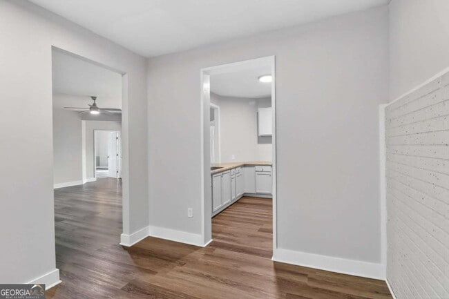 Building Photo - 408 Cottonwood Cir