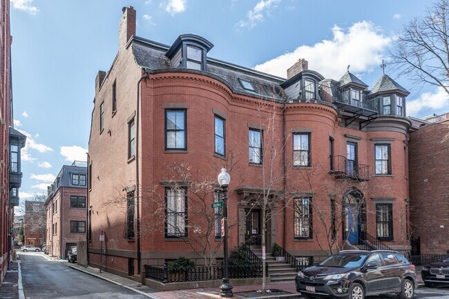 Building Photo - 78 W Concord St