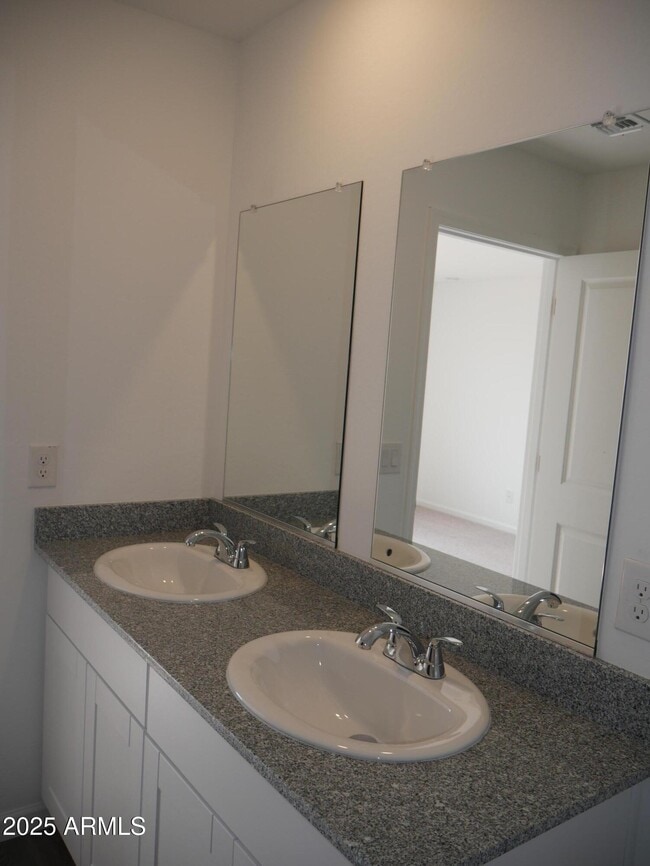 Building Photo - 1397 E Peggy Dr