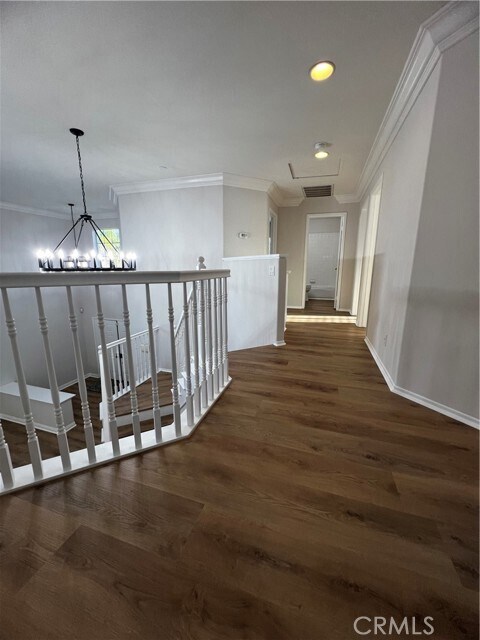 Building Photo - 19 Bronco St