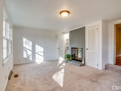 Building Photo - 313 Raynor St