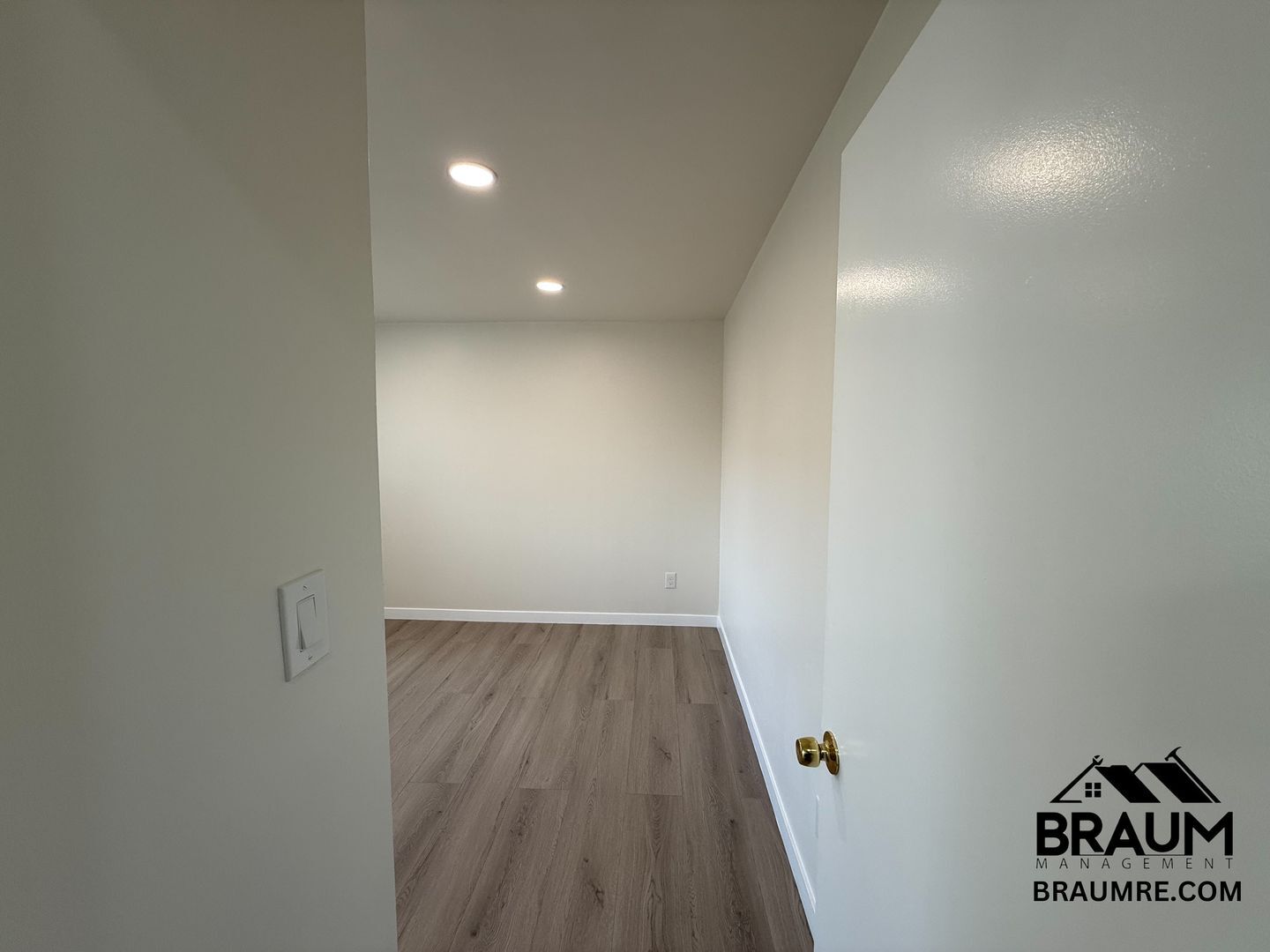 Building Photo - 5611 Fulcher Ave