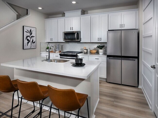 Building Photo - Beautiful 3 bedroom end unit in the heart of Rancho Mission Viejo