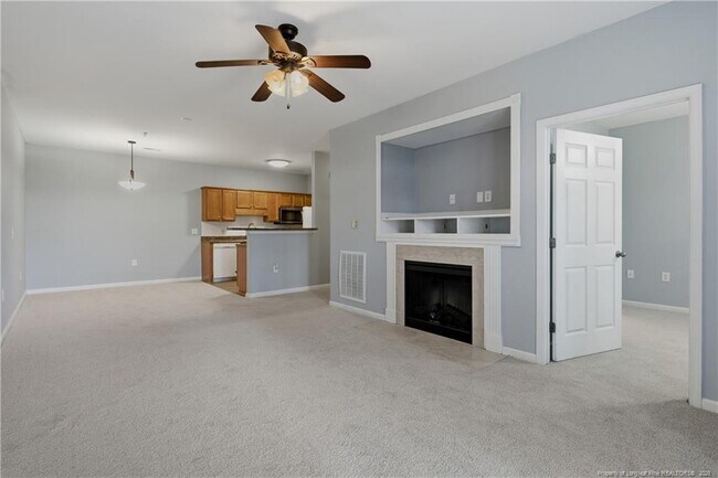 Building Photo - 625 Marshtree Ln