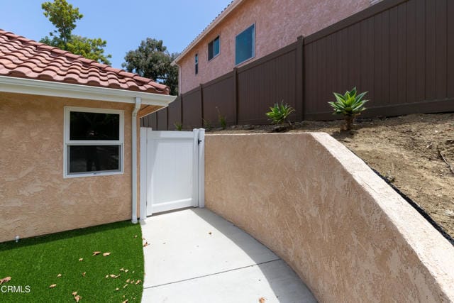 Building Photo - 661 Kickapoo Dr