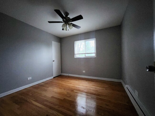 Building Photo - 3115 W 79th St