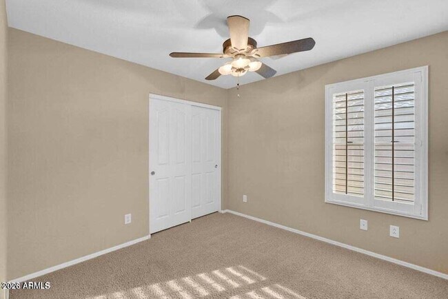 Building Photo - 42059 W Cheyenne Dr