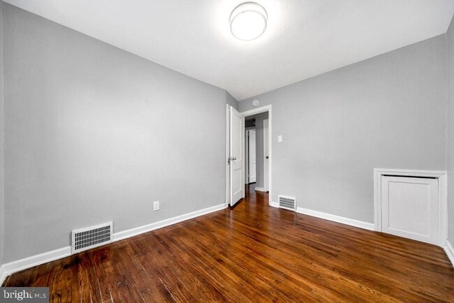 Building Photo - 7247 Glenthorne Rd