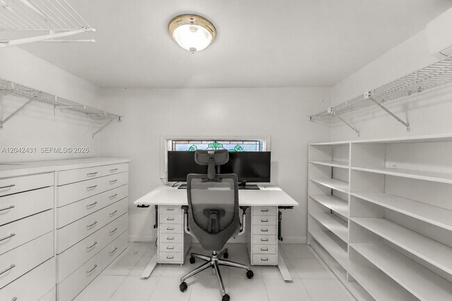 Building Photo - 7924 SW 50th Ct