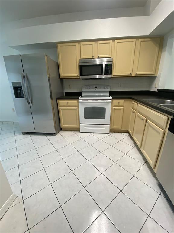 Building Photo - 1626 Prowmore Dr