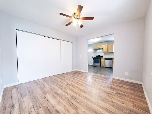 Building Photo - 3 Bed - 1 Bath Cape Cod for Rent in Euclid