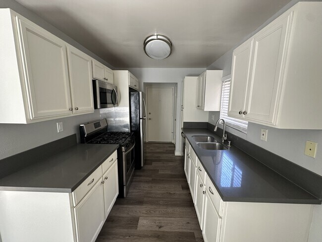 Building Photo - 9900 Jordan Ave