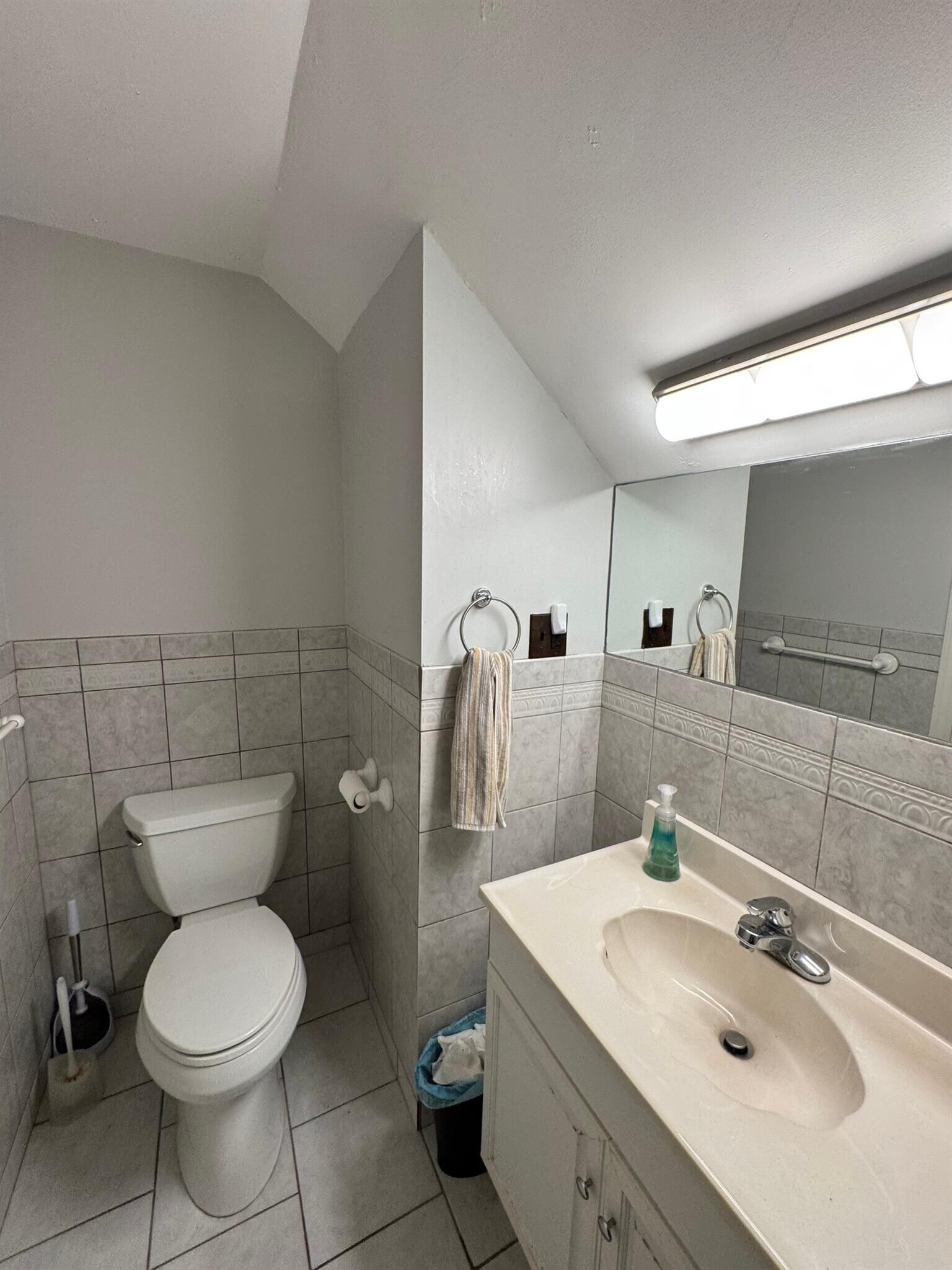 Building Photo - 20 Benton Rd