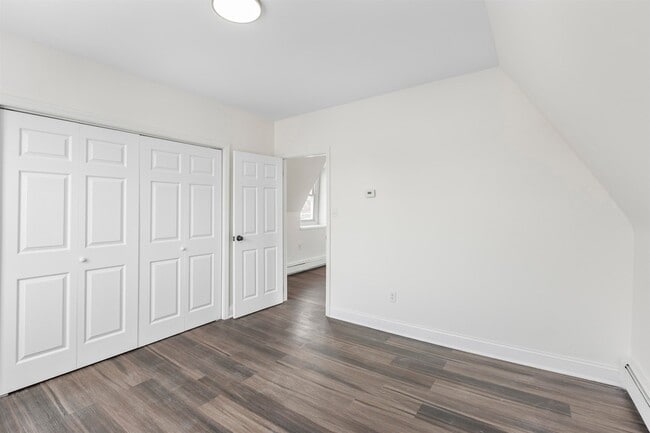 Building Photo - 676 Chestnut St